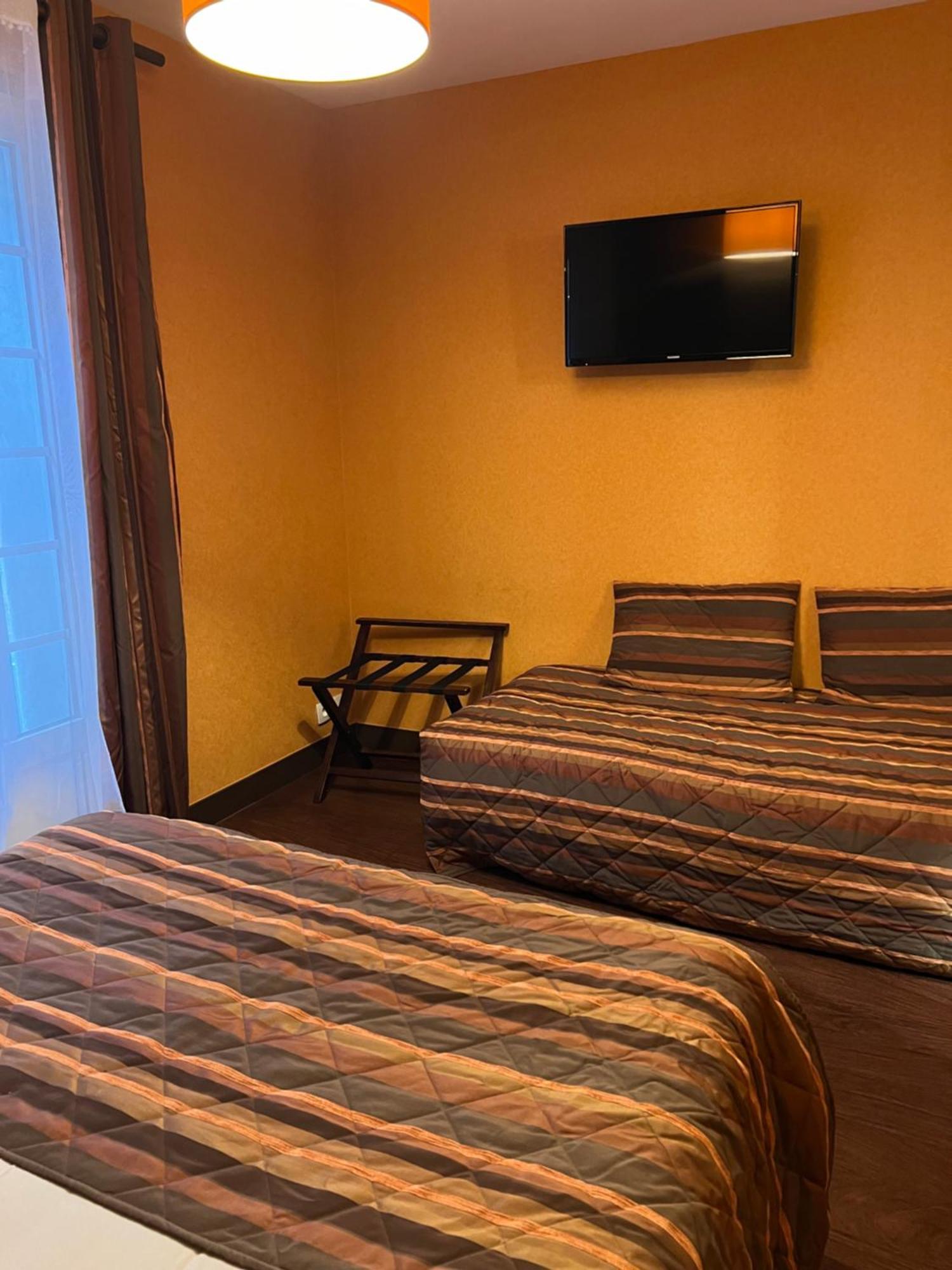 Le Pigeonnier Hotel *